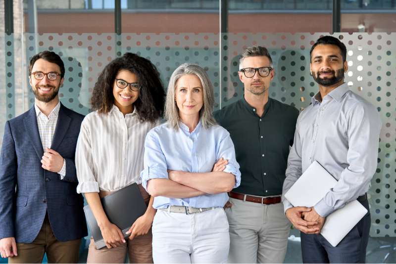 Photo d'un groupe de personnes représentant la diversité